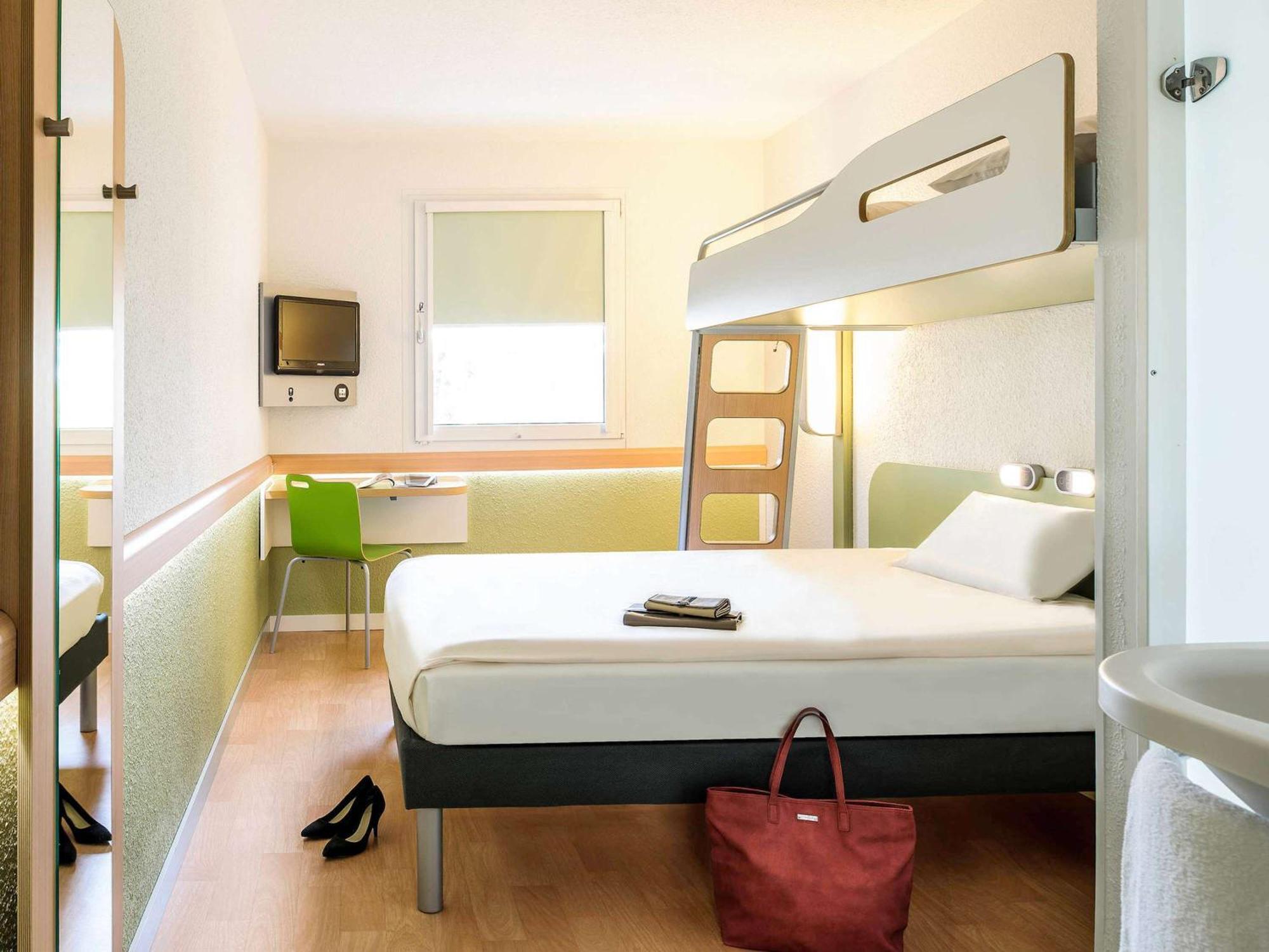 Ibis Budget Нуайон Экстерьер фото