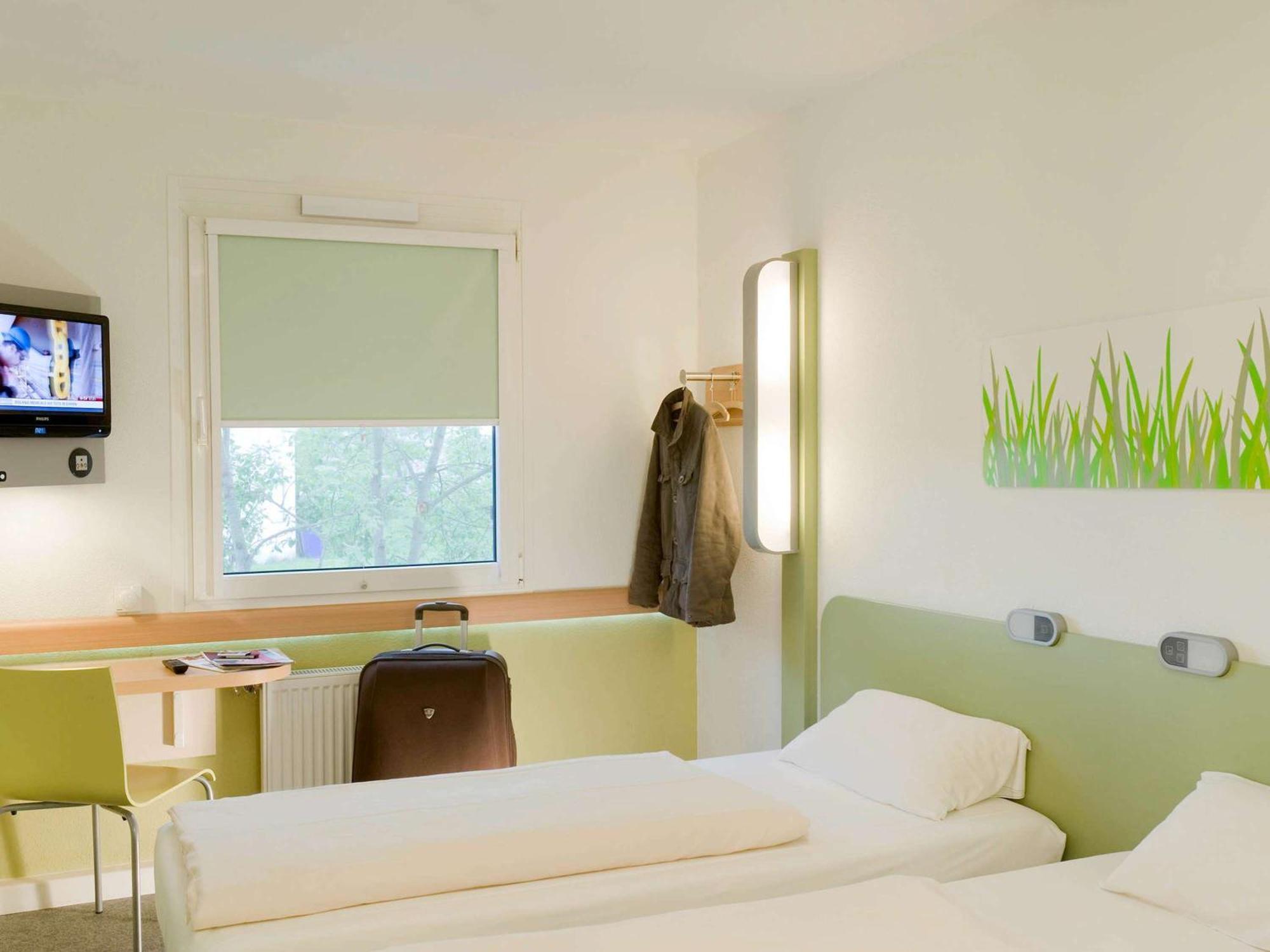 Ibis Budget Нуайон Экстерьер фото